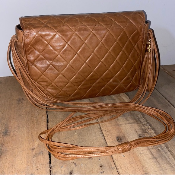 Vintage CHANEL Quilted Tan Lambskin Flap Tassel Shoulder Bag 1991 - Picture 8 of 10